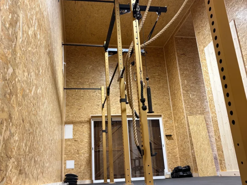 Rig du Training Lodge : cordes, poulies et anneaux
